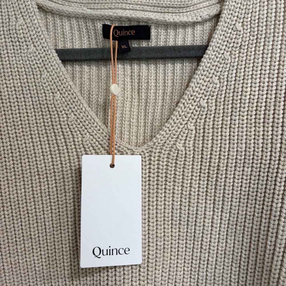 NWT Quince 100% Organic Coton Fisherman V-Neck Sweater in Speckled Beige - Picture 5 of 10